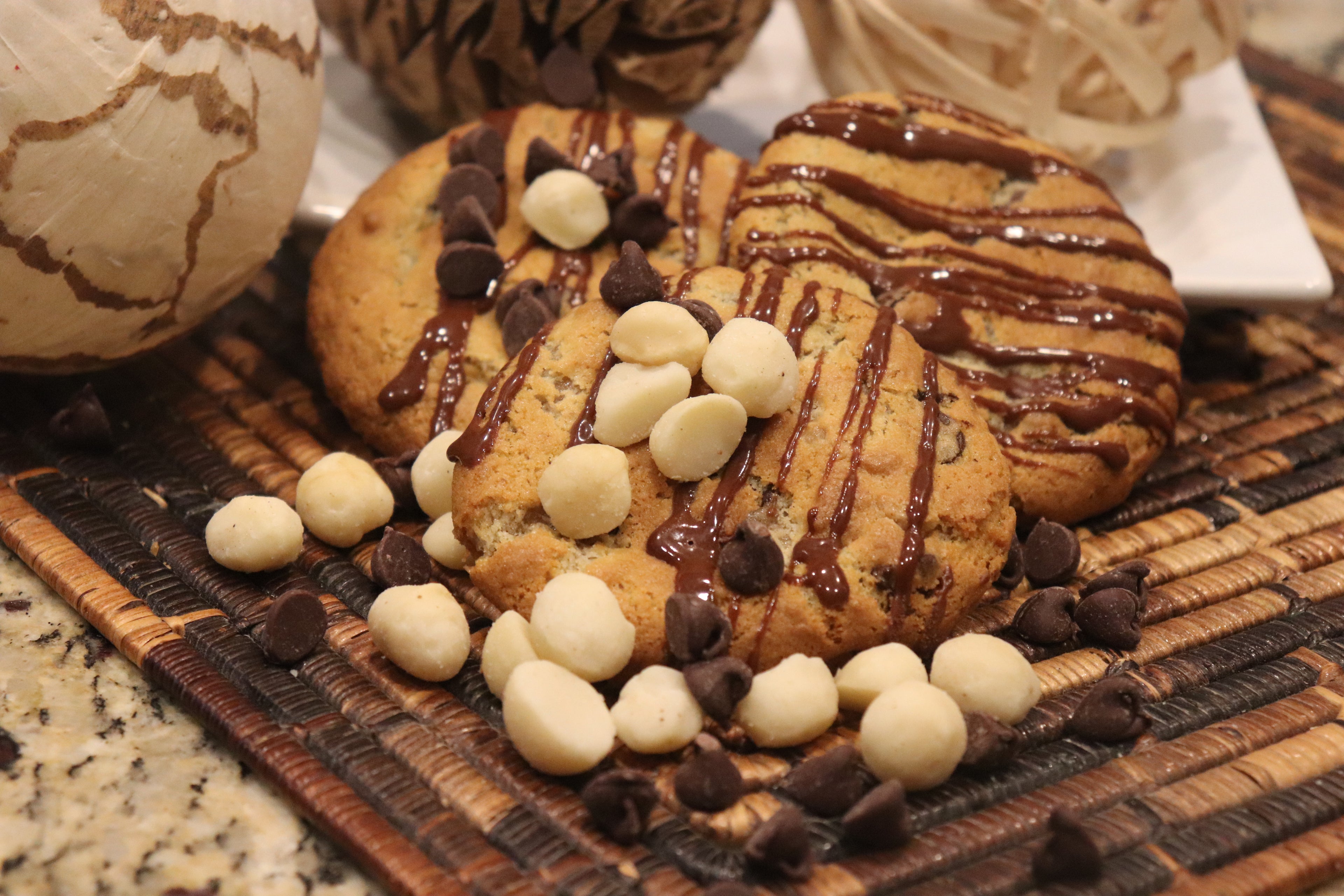 Premium Chocolate Chip Macadamia Cookie